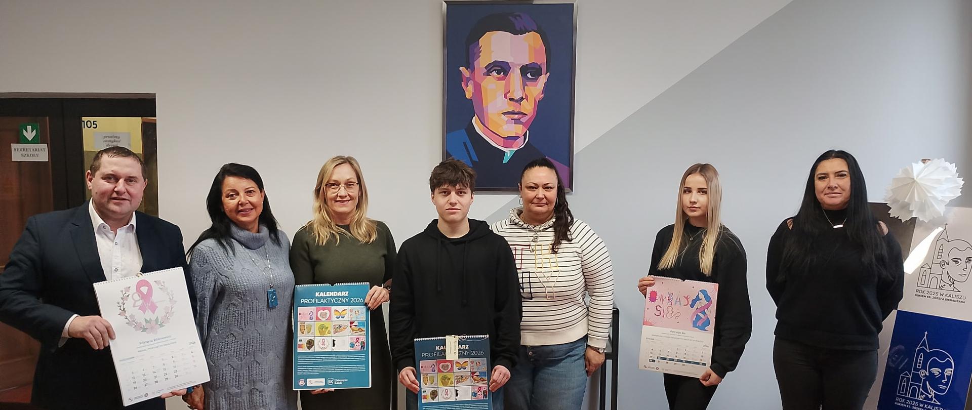 Wręczenie kalendarzy profilaktycznych – XII edycja Kaliskiego Tygodnia Zdrowia 2025