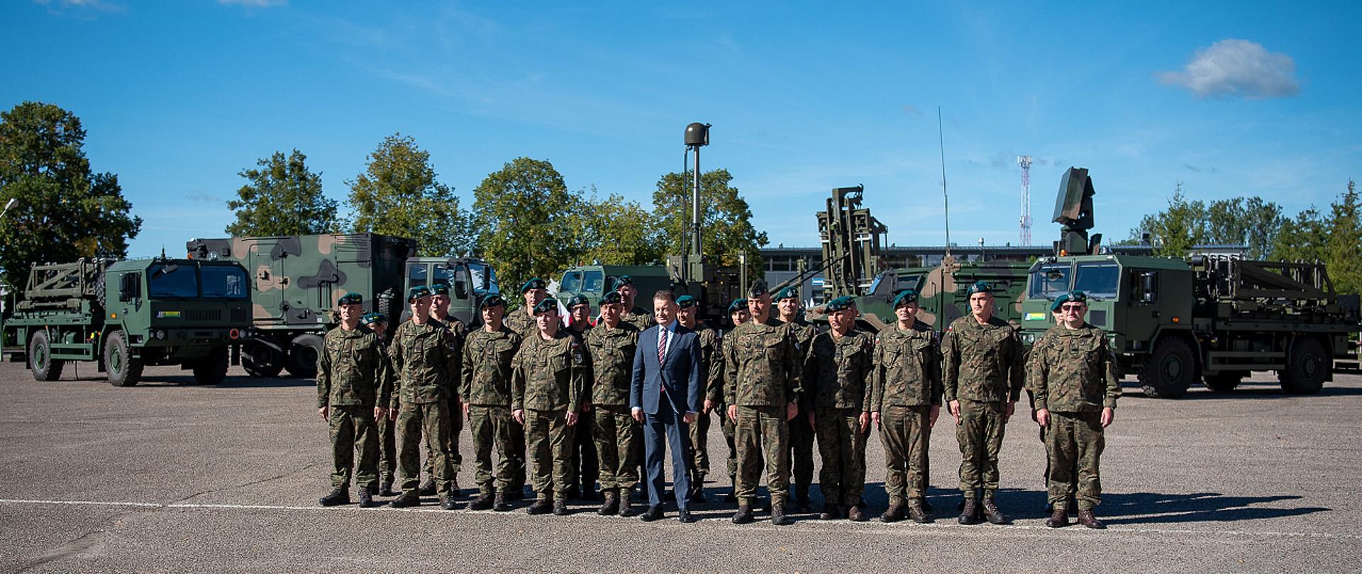 15 września 2023 r. Mariusz Błaszczak, minister obrony narodowej, przekazał żołnierzom 15.Gołdapskiego Pułku Przeciwlotniczego kolejne zestawy rakietowe krótkiego zasięgu „mała NAREW”. Szef MON sprawdził również wzmocnienie odcinka granicy RP z Obwodem Królewieckim.