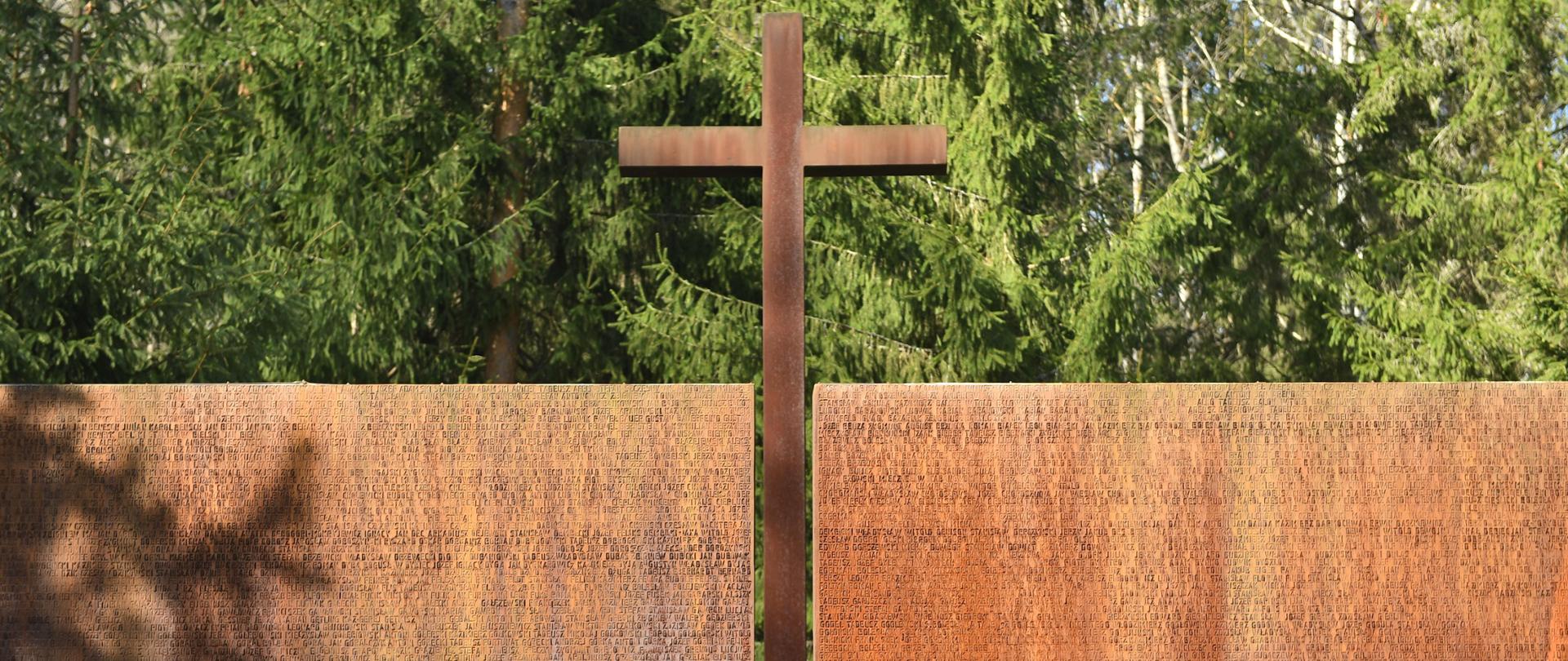 Polski Cmentarz Wojenny w Katyniu, Fot. Wojciech Pacewicz/PAP Zdjęcie archiwalne 10.04.2018.
