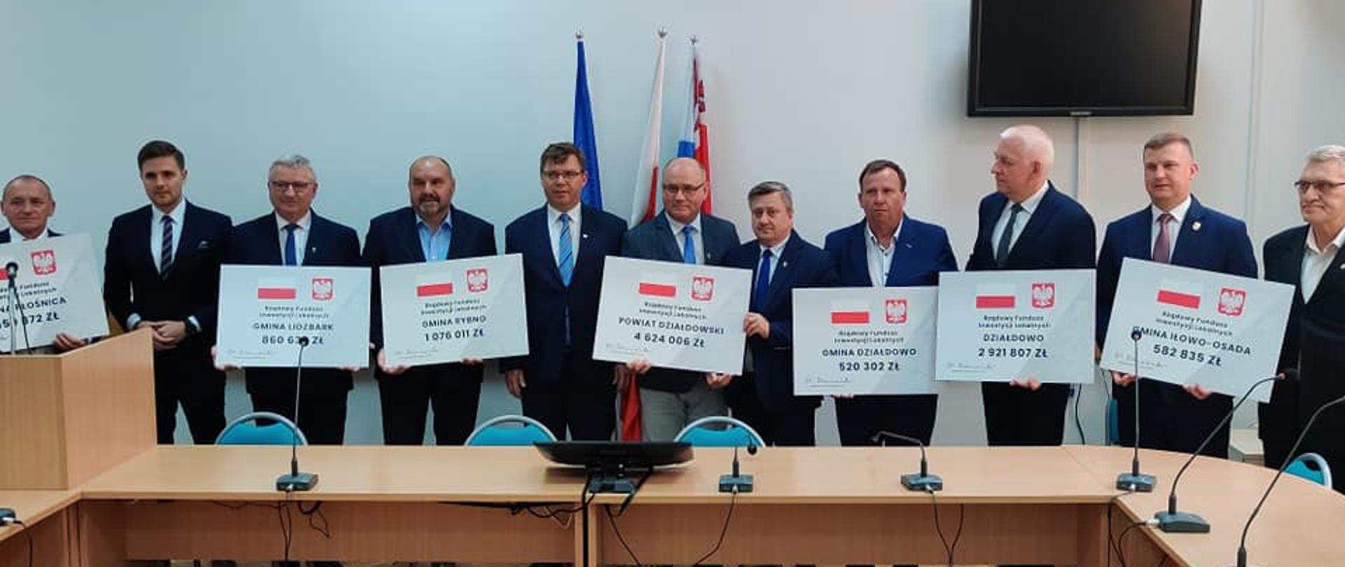 wręczenie promes z Funduszu Inwestycji Samorządowych