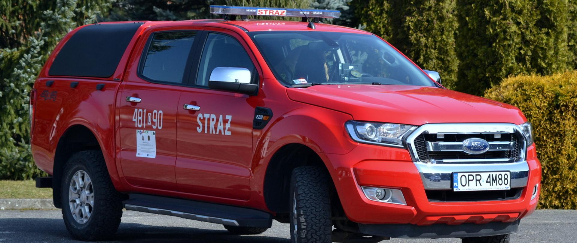  Zdjęcie przedstawia samochód rozpoznawczo-ratowniczy Ford Ranger 