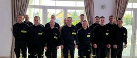 Na zdjęciu strażacy biorący udział w szkoleniu