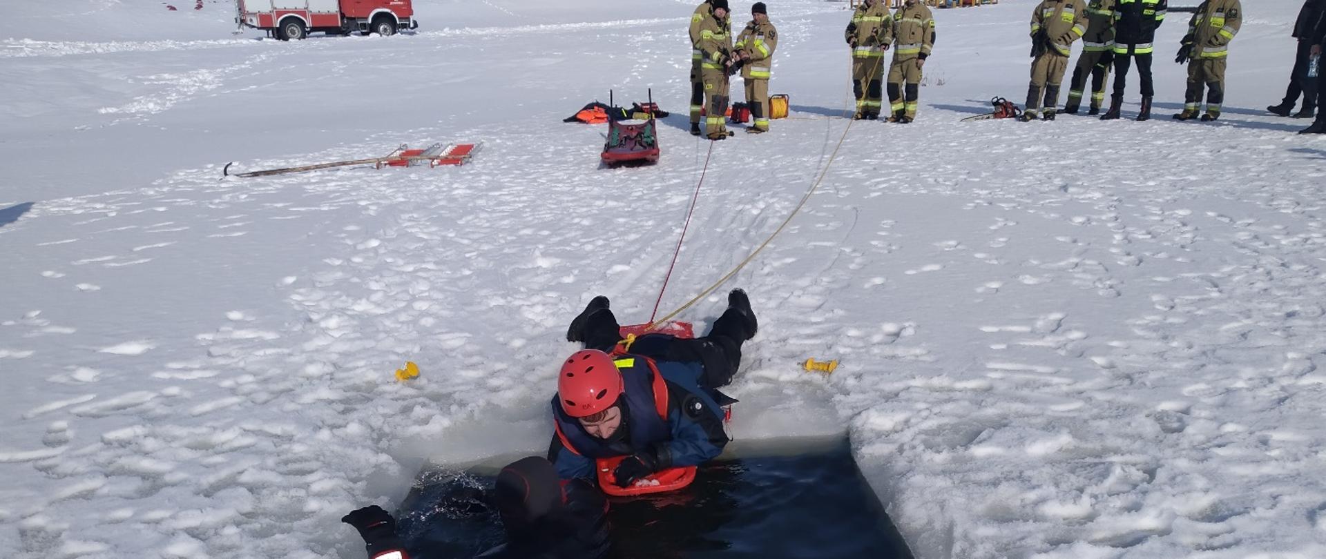 Ćwiczenia z ratownictwa lodowego 2
