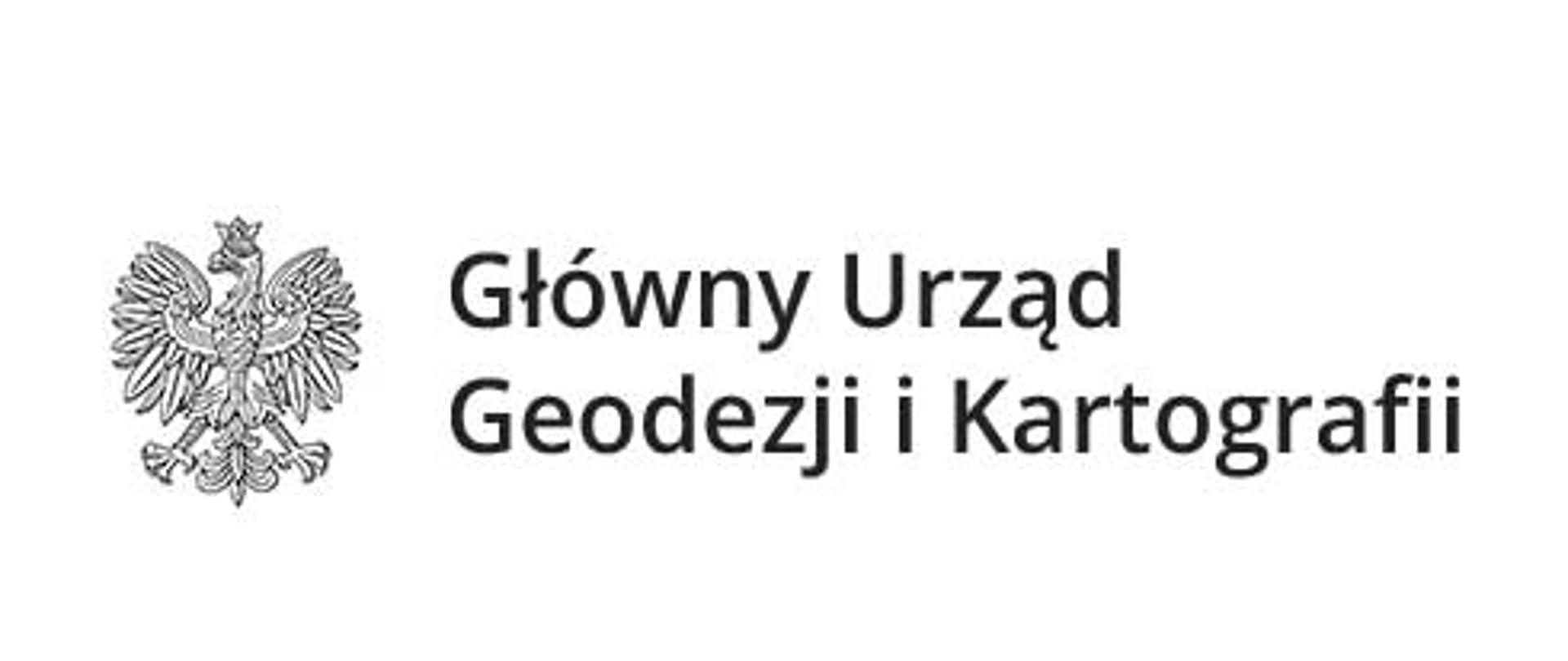 Logo Głównego Urzędu Geodezji i Kartografii. Białe tło - po lewej czarny obrys orła w koronie. Po prawej napis: Główny Urząd Geodezji i Kartografii.