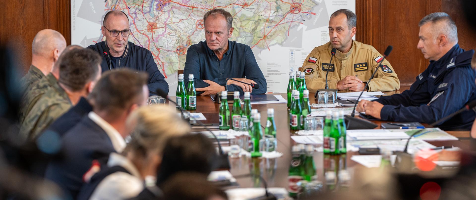 sztab kryzysowy z premierem w Szczecinie