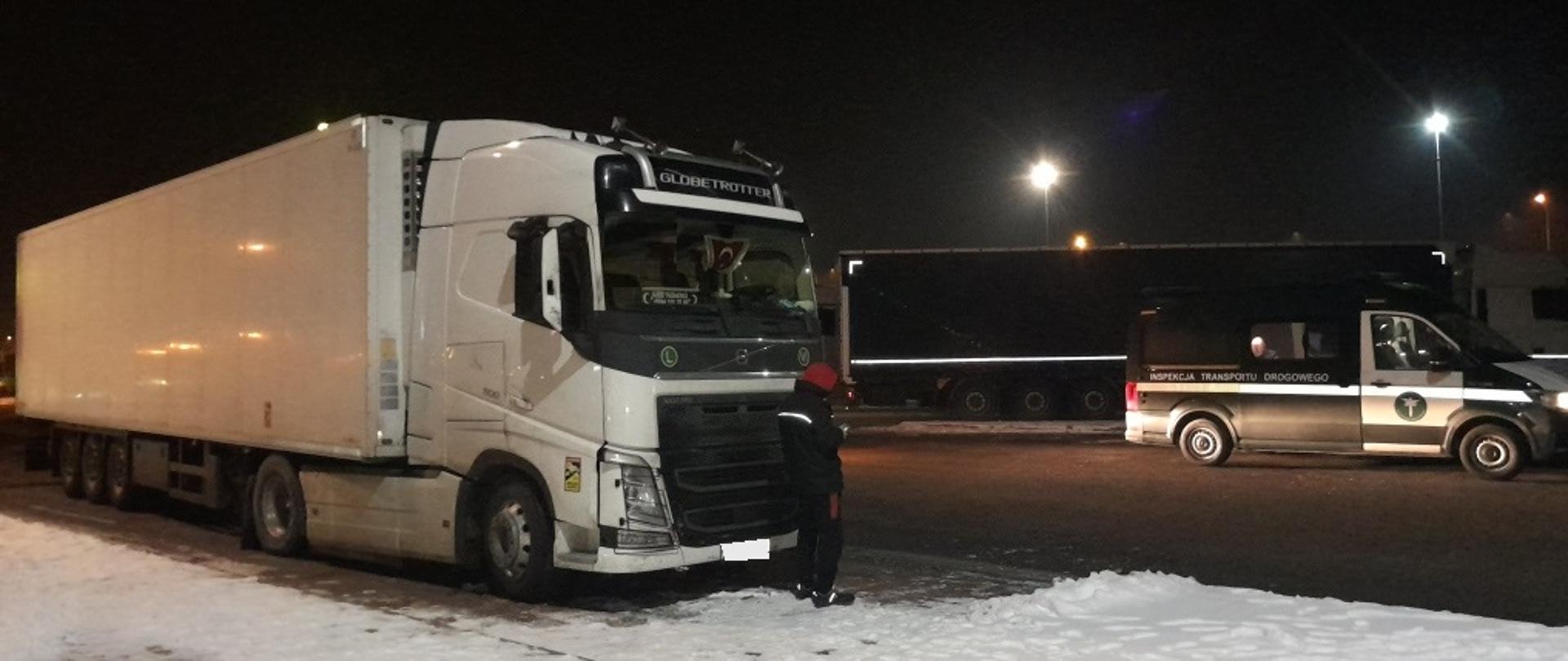 Kontrolowane auto w miejscu kontroli.