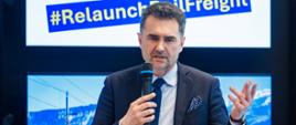 6 maja 2026 r. wiceminister infrastruktury Piotr Malepszak wziął udział w spotkaniu na temat aktualnej sytuacji w towarowym transporcie kolejowym, zorganizowanym przez EFRA (European Rail Freight Association) w Brukseli. 