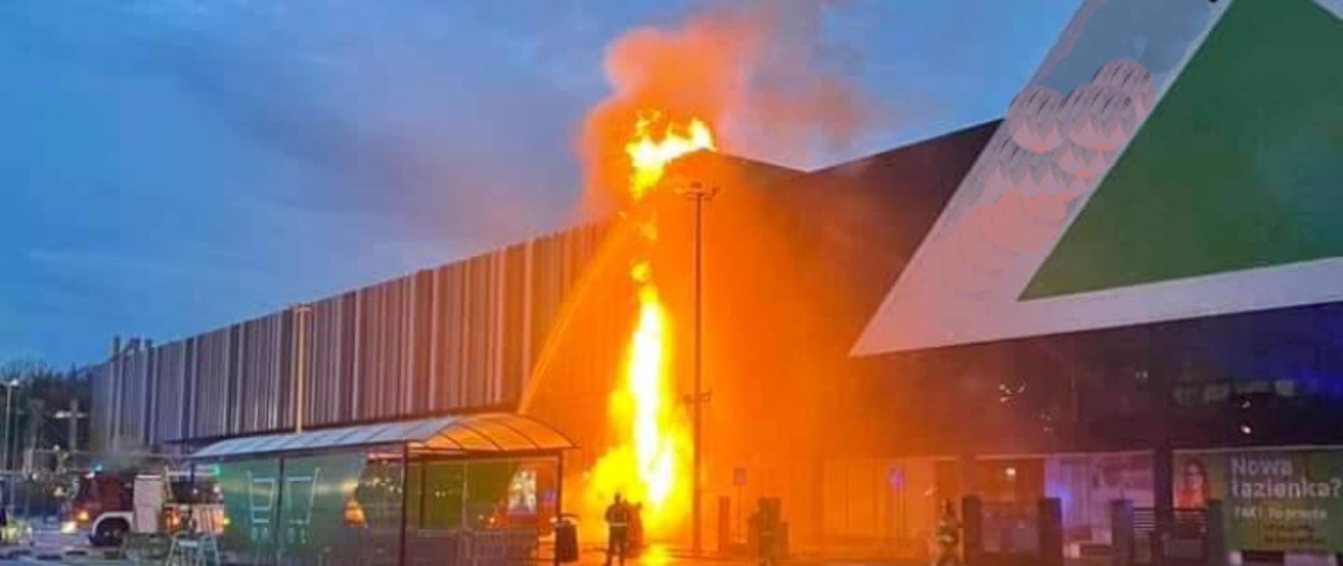 Pożar Marketu budowlanego w Olsztynie