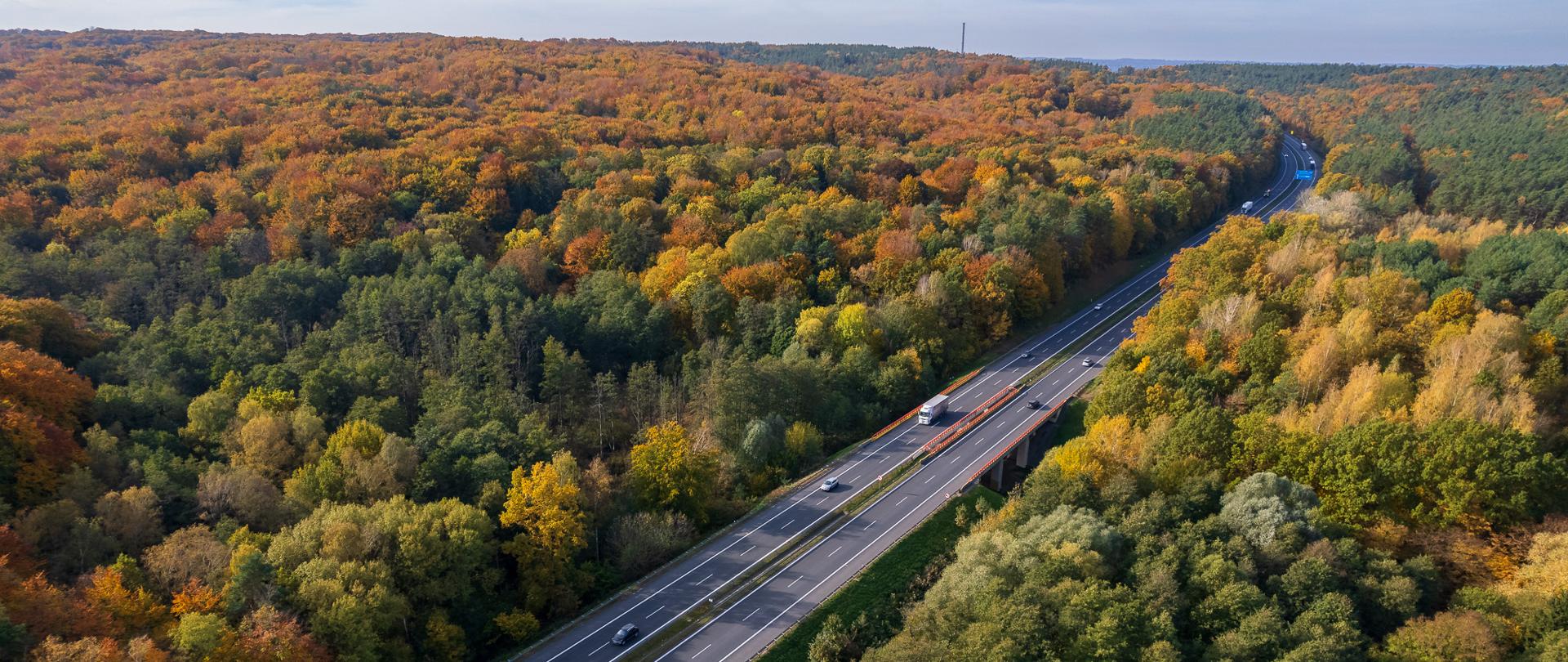 Na zdjęciu ruch pojazdów na A6