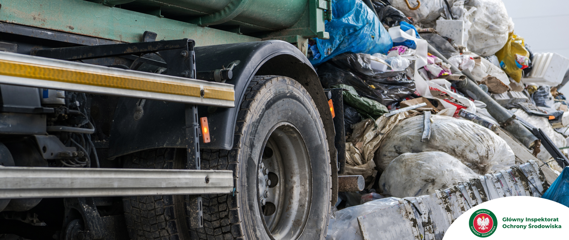 Ciężarówka z odpadami niebezpiecznymi 
