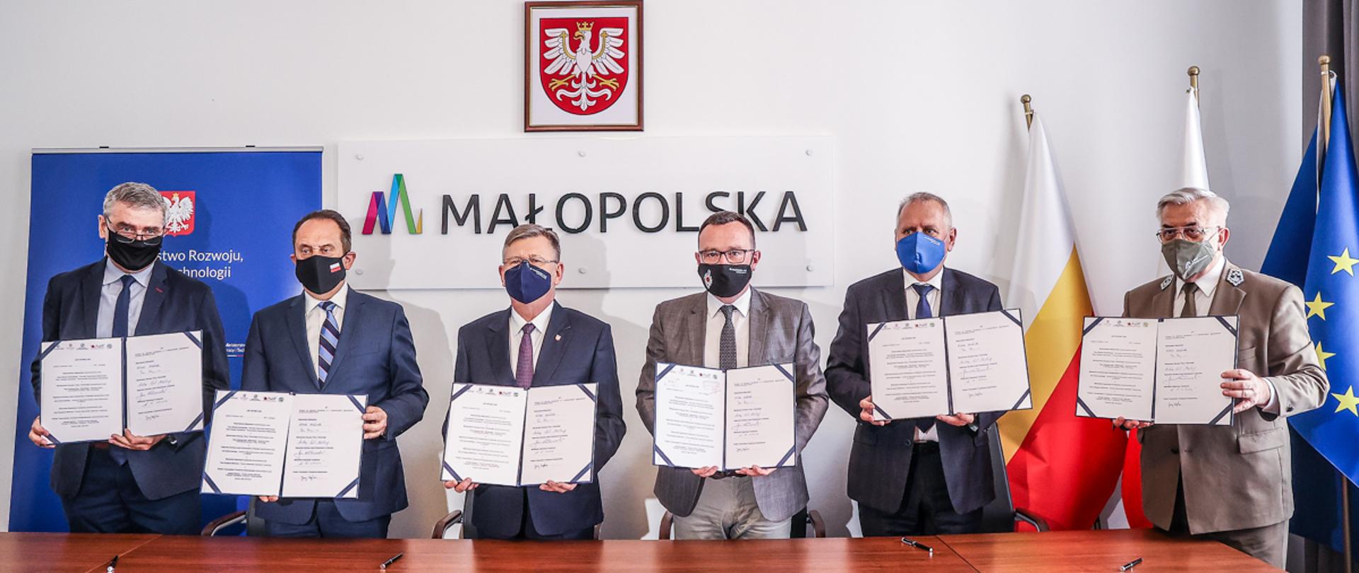 List intencyjny - podpisany, prezentowany przez sygnotariuszy