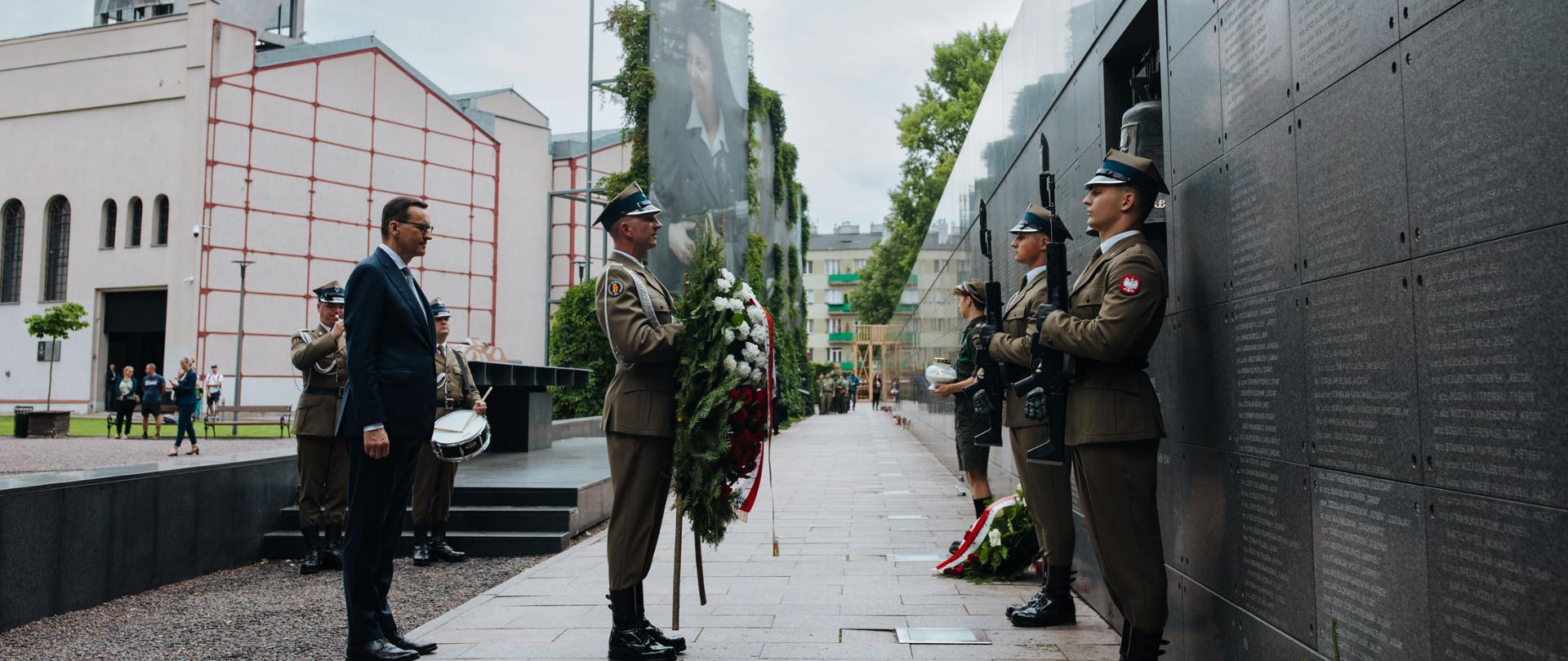 Premier Mateusz Morawiecki podczas obchodów 79. rocznicy wybuchu Powstania Warszawskiego.