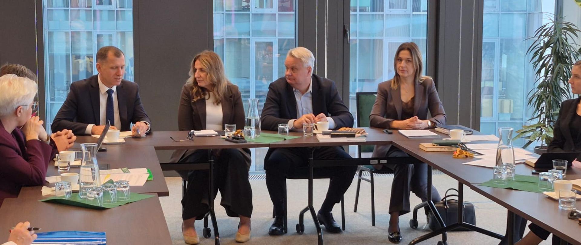 Uczestnicy spotkania dotyczącego rolnictwa ekologicznego