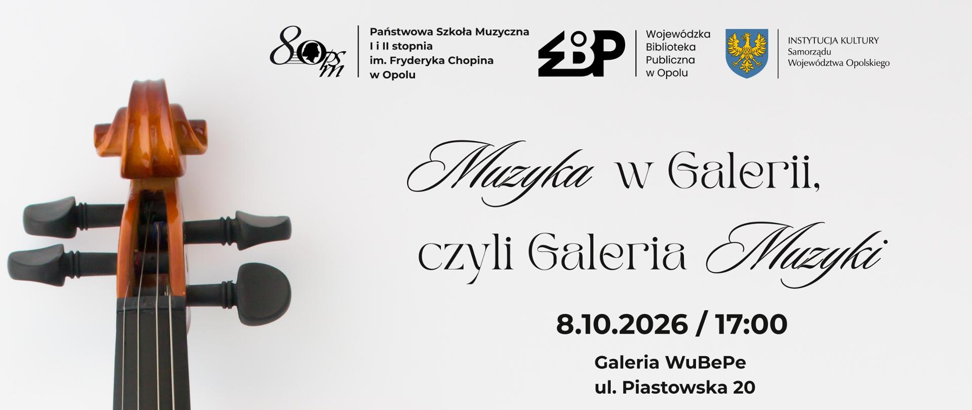 jasny plakat przedstawiający grafikę pudła rezonansowego skrzypiec po lewej stronie, w górnej części logotypy Jubileuszowy Szkoły Muzycznej, Wojewódzkiej Biblioteki Publicznej oraz Instytucji Kultury Samorządu Województwa Opolskiego, w centralnej części informacja o wykonawcach, dacie, godzinie oraz miejscu koncertu, w dolnej części logotypy patronów medialnych: Radio DOXA, TVP 3, Radio Opole, ecovision.tv, Radio Park, Radio ESKA, ESKA 2, o!polska, Tygodnik Krapkowicki