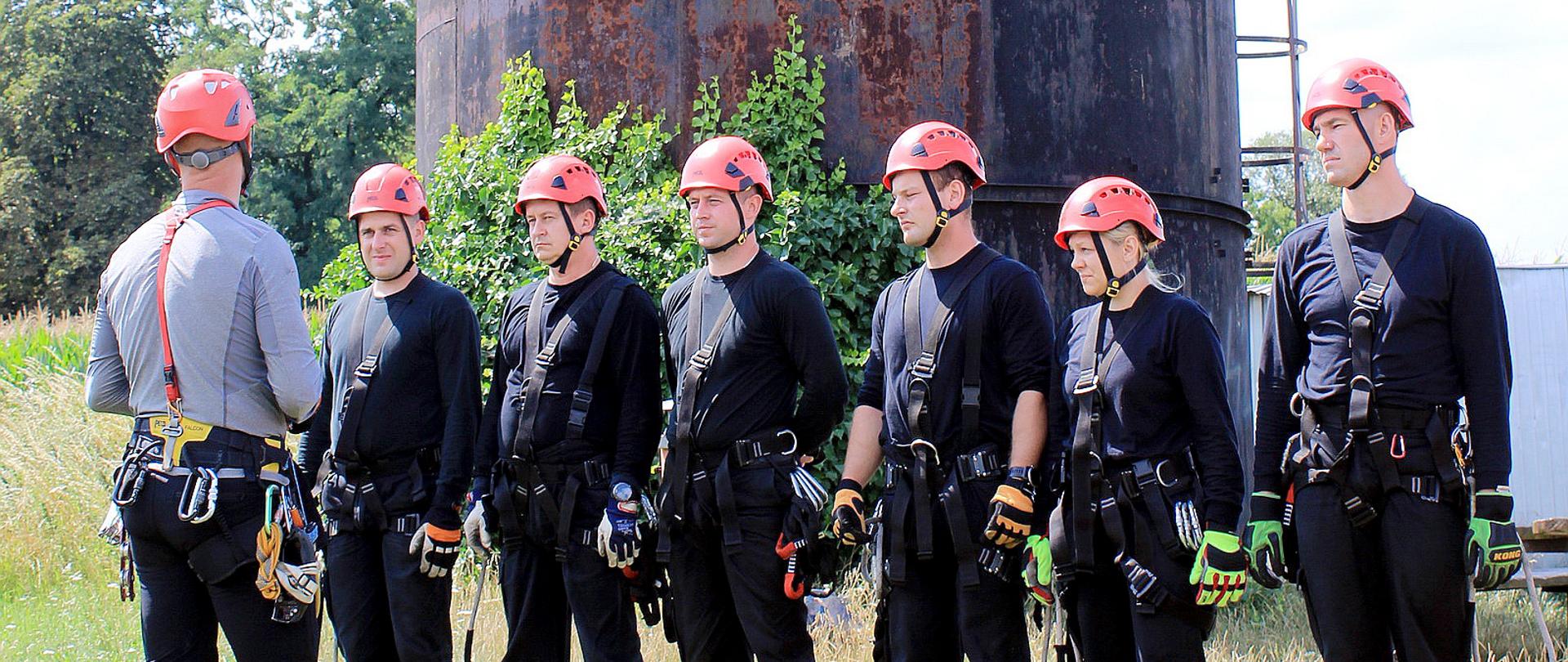 Kolejni strażacy ukończyli kurs ratownictwa wysokościowego