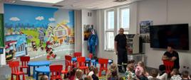 Lekcje bezpieczeństwa w sali edukacyjnej