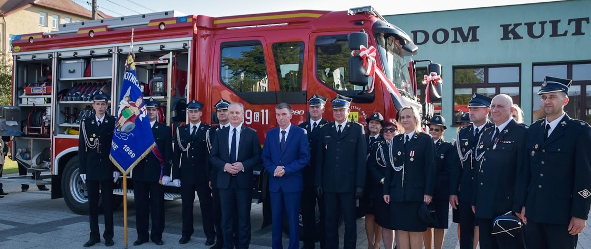 Apel z okazji przekazania nowego pojazdu pożarniczego