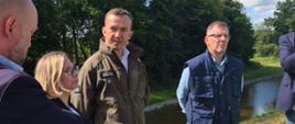 Wicewojewoda Mateusz Szauer na miejscu zdarzenia - Wspólne działania na rzecz przywrócenia żeglugi na Kanale Elbląskim