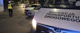 Kontrole pojazdów związane z przewozem osób na aplikacje odbyły się w Kaliszu