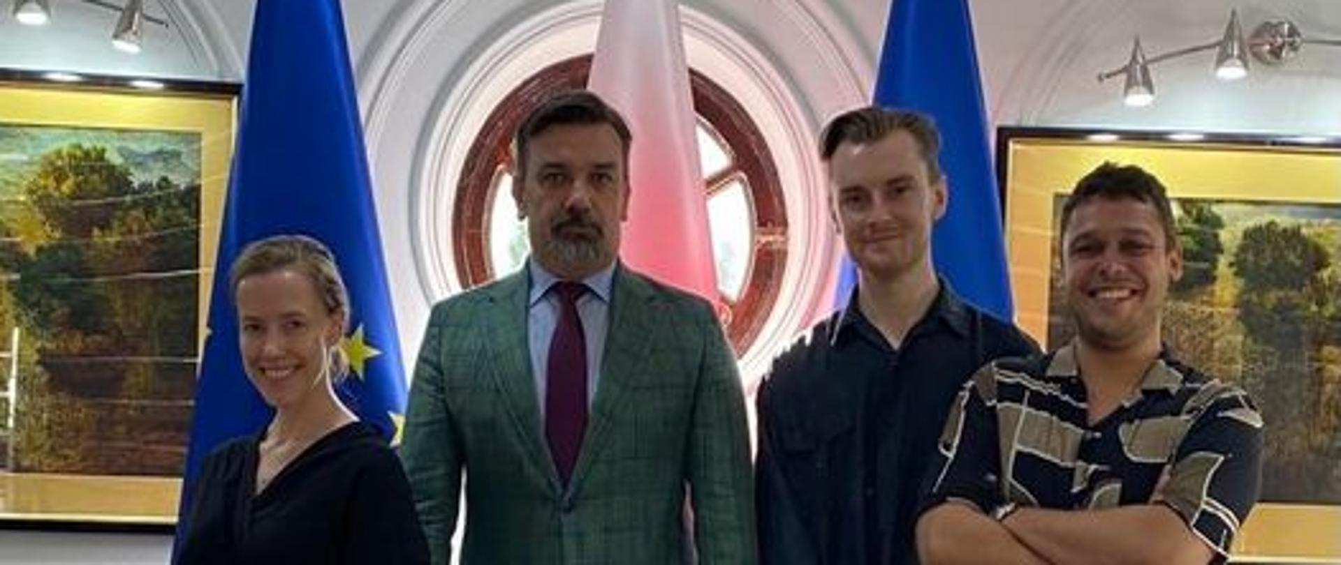 Twórcy spektaklu "Dziewczyny z podziemia" na spotkaniu z Ambasadorem R. Grukiem