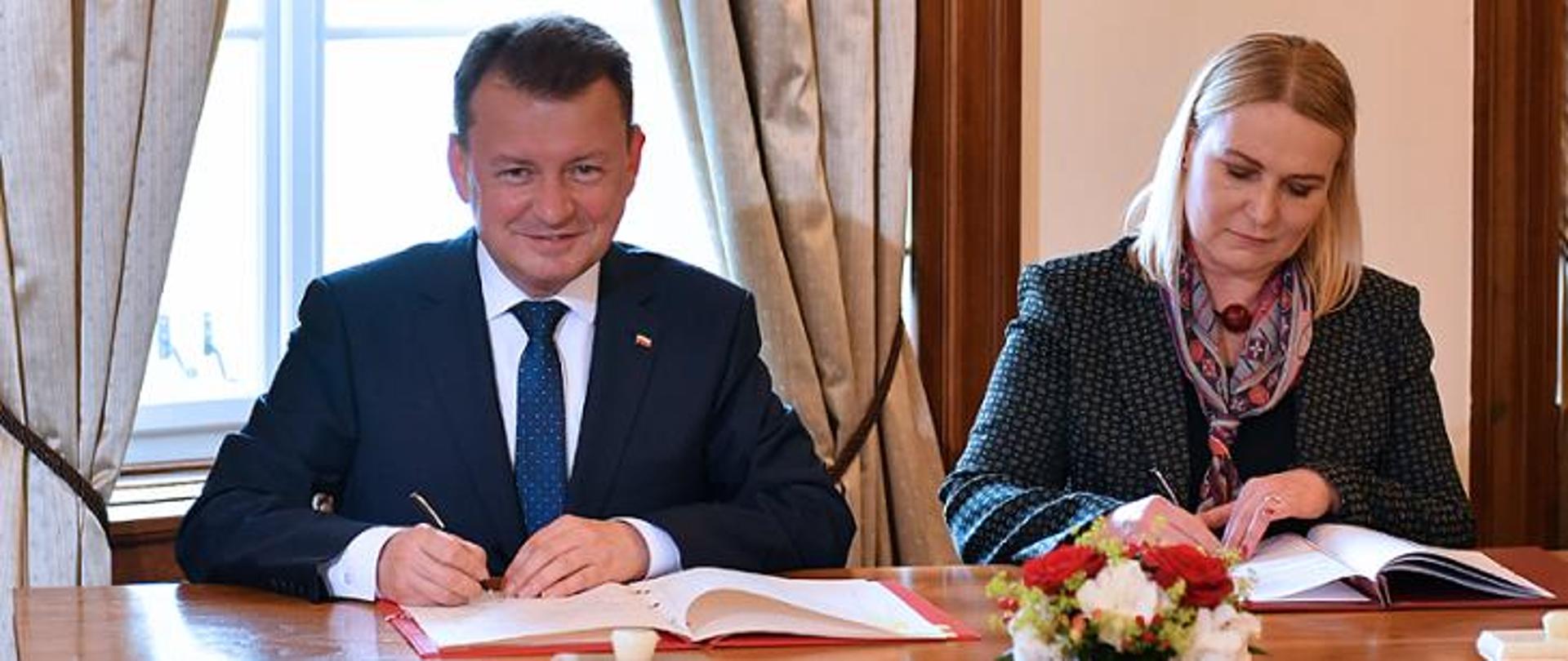 Head of the Ministry of National Defence during consultations in Prague_zajawka