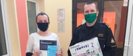 Strażacy rozpoczęli kolportaż ulotek informacyjnych na temat profilaktyki oraz szczepień przeciwko COVID-19
