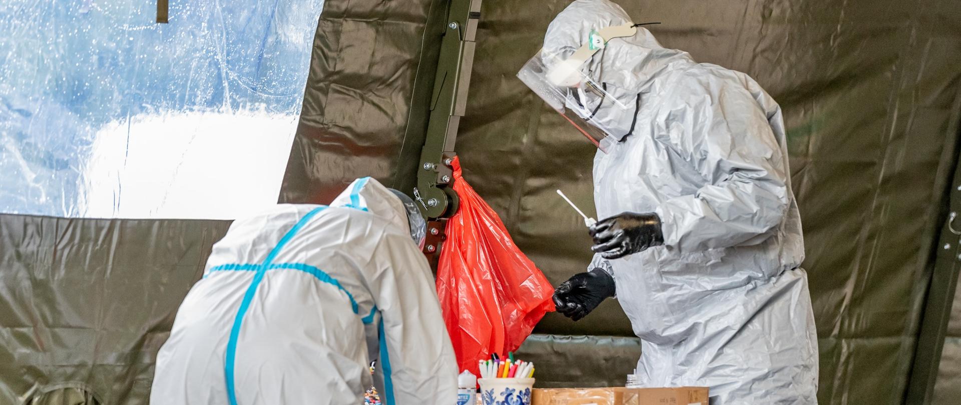 Rok walki z epidemią COVID-19