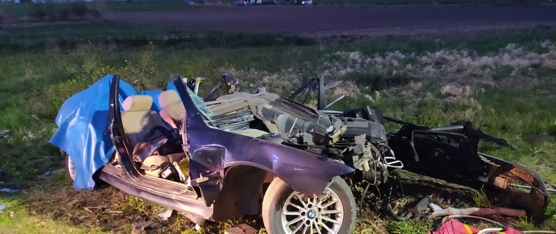 Zdjęcie przedstawia pojazd po zdarzeniu.