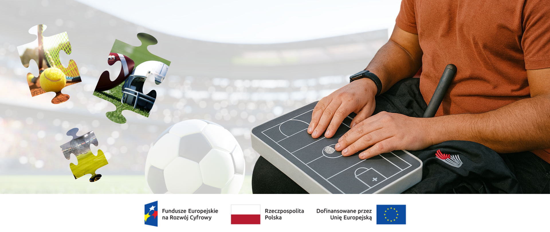 Zdjęcie przedstawia osobę niewidomą, która na kolanach trzyma urządzenie pozwalające jej, dzięki dotykowi, poczuć co dzieje się na boisku. W tle znajduje się stadion piłkarski.