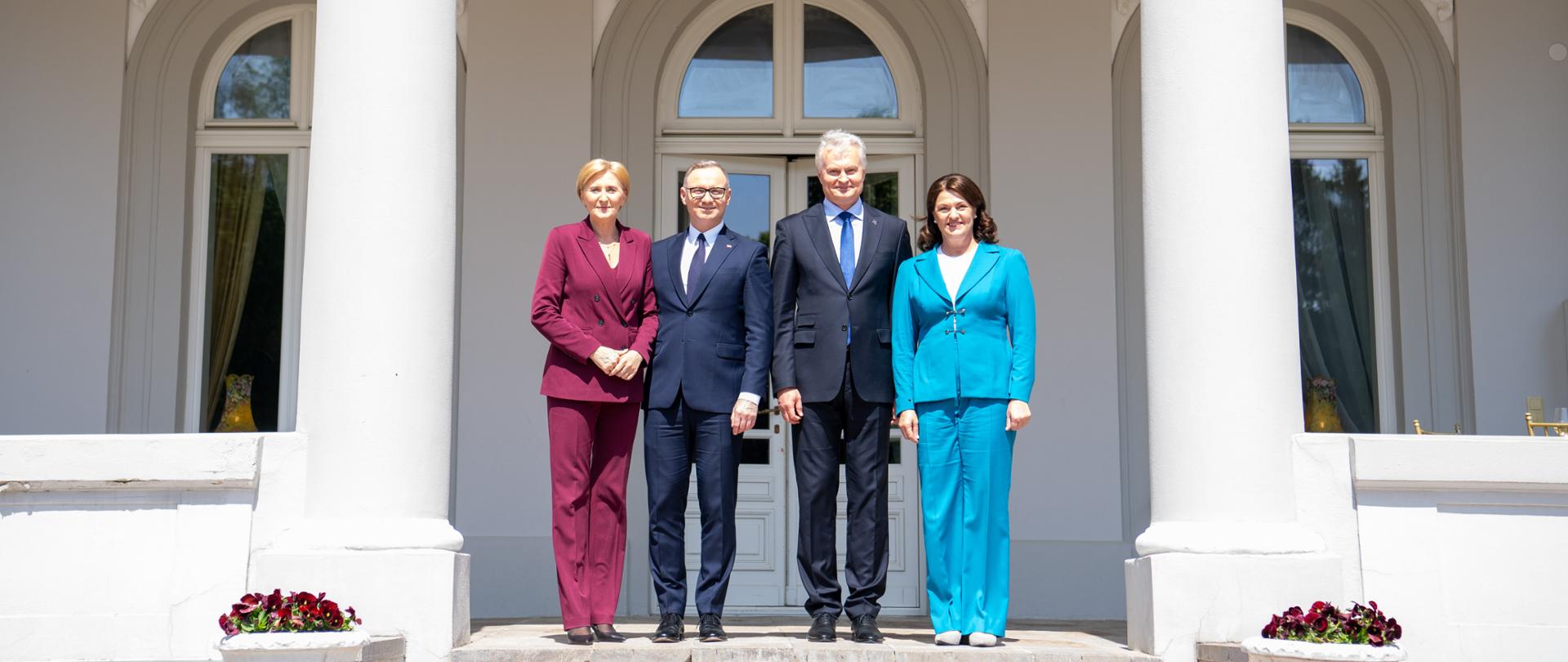 Prezidentas susitinka su Lenkijos Prezidentu Andrzejumi Duda.