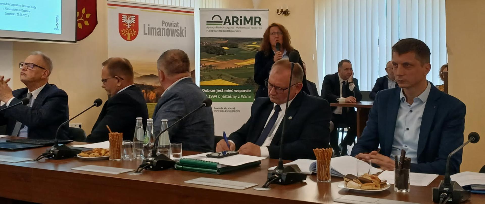 Widok sali obrad i uczestników spotkania