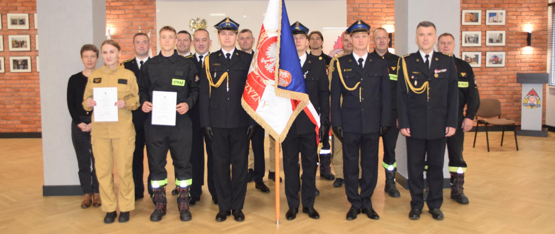 Ślubowanie nowo przyjętych funkcjonariuszy w Komendzie Powiatowej PSP w Mońkach