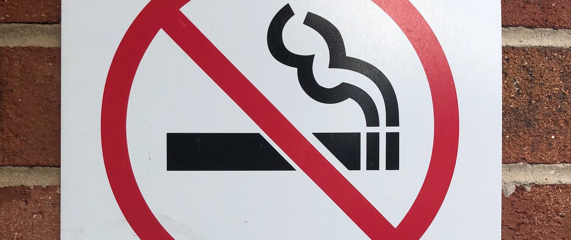 zakaz palenia tablica informacyjna