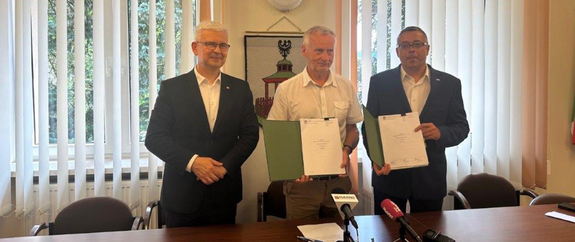 Podpisanie umowy o dofinansowanie NFOŚiGW na modernizację energetyczną Zielonej Szkoły w Jedlinie-Zdroju na Dolnym Śląsku