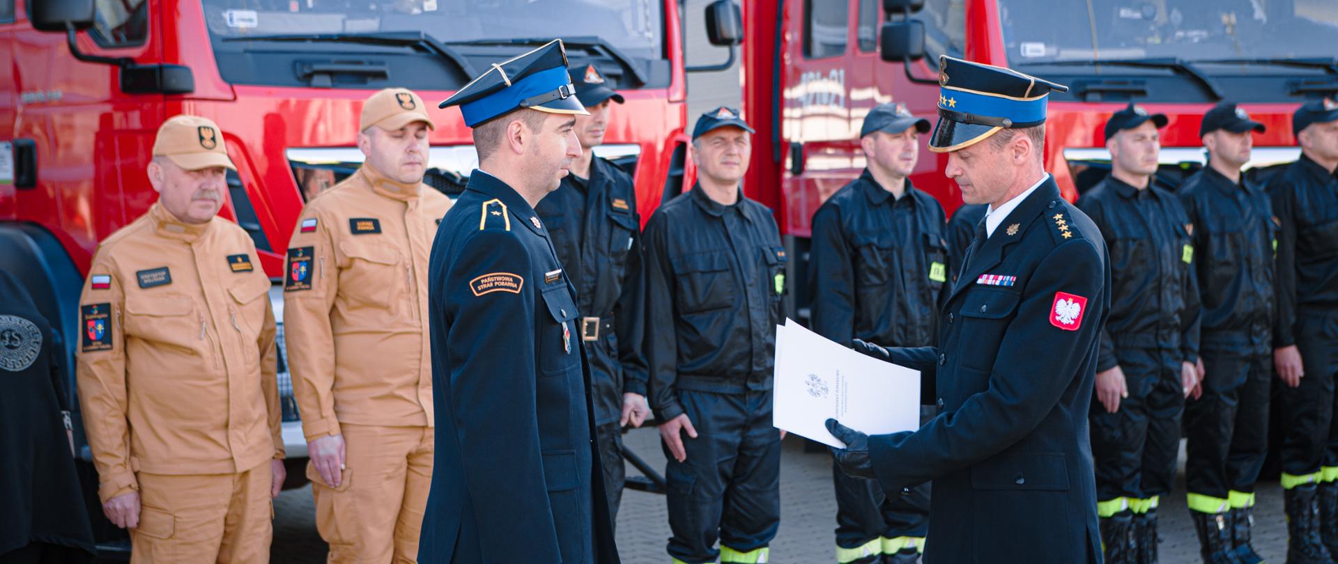 Uroczysta zbiórka z okazji Międzynarodowego „Dnia Strażaka”4 maja 2023 r. i powierzenie obowiązków zastępcy Jednostki Ratowniczo-Gaśniczej w kazimierskiej komendzie