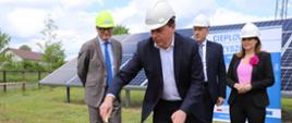 Dyrektor Działu Rozwoju Innowacyjnych Metod Zarządzania Programami – Wojciech Racięcki bierze udział w wmurowaniu kamienia węgielnego pod inwestycję.