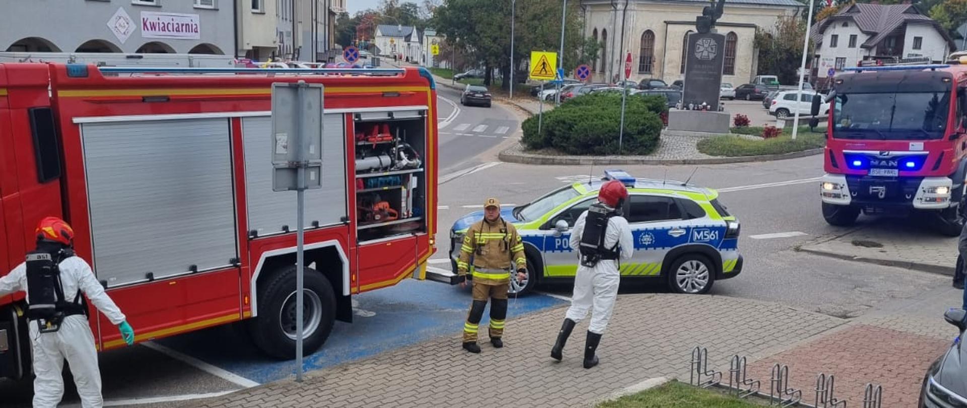 Ćwiczenia w Starostwie Powiatowym w Sejnach dotyczące postępowania podczas zdarzeń z podejrzanymi, niezidentyfikowanymi przesyłkami