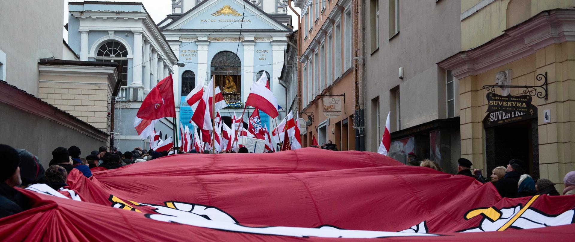 Wilno: uroczystości pogrzebowe powstańców styczniowych, fot. PAP/Valdemar Doveiko
