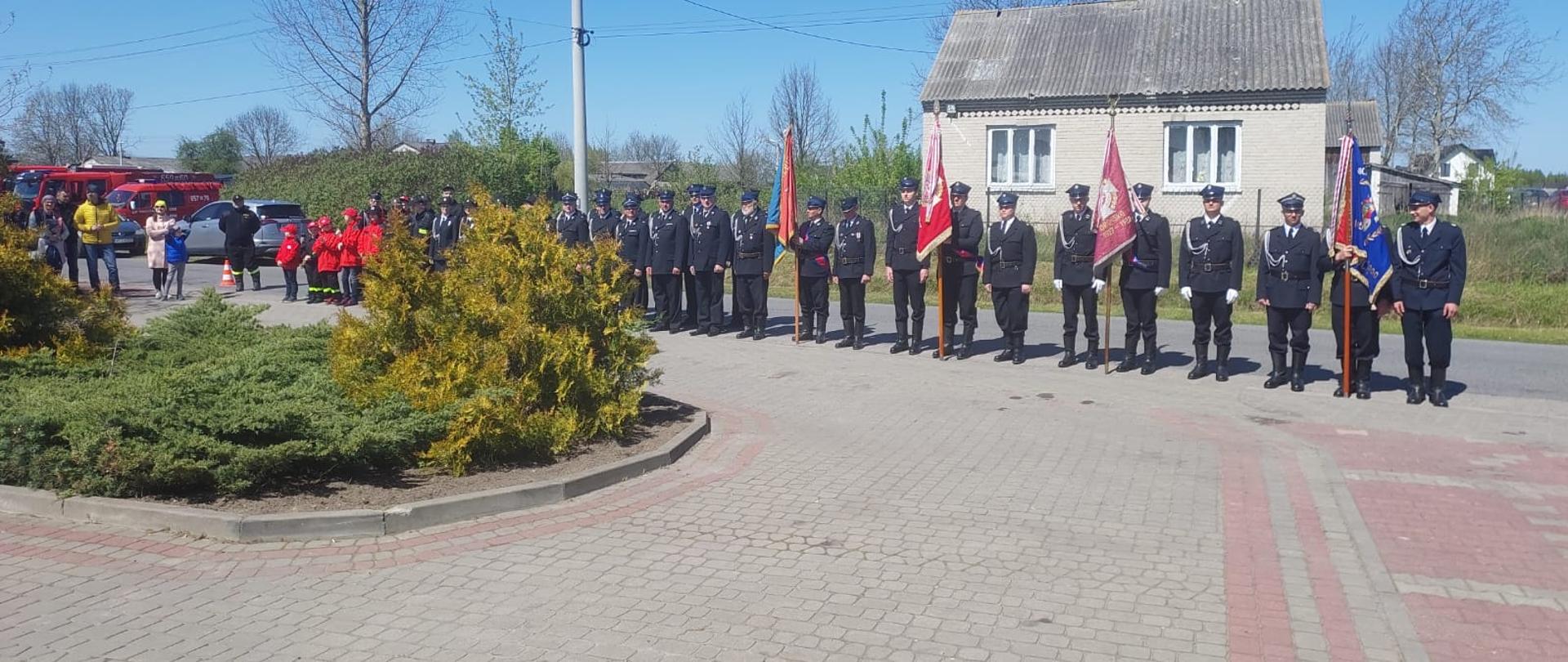 Gminne obchody Dnia Strażaka w Dobrucie