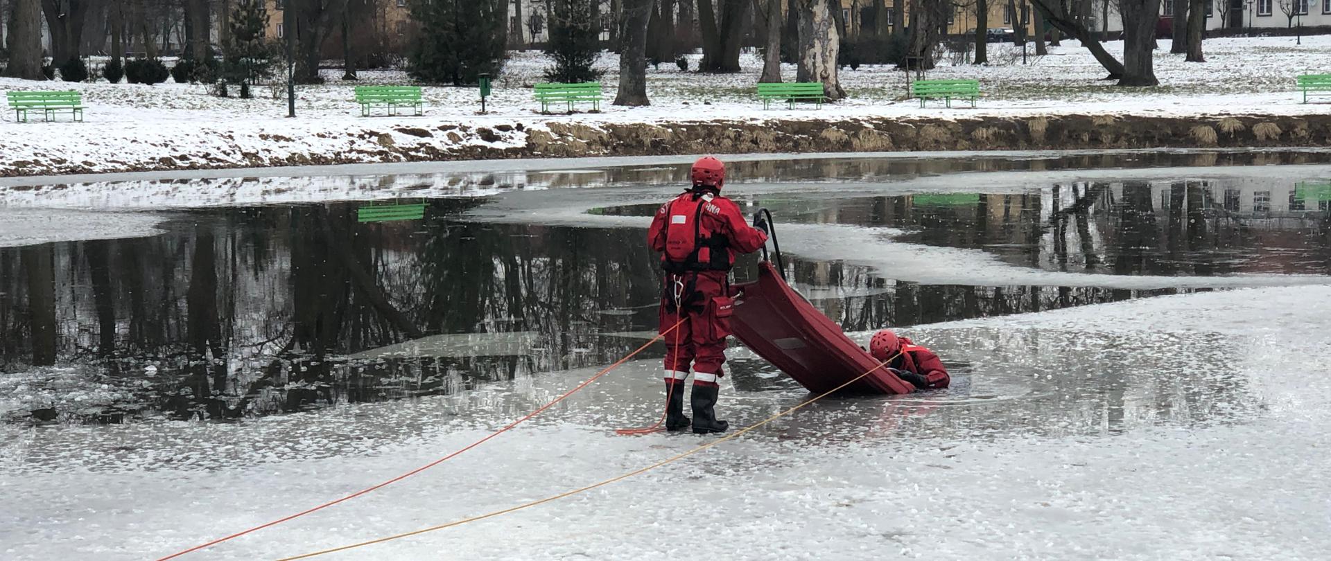 ćwiczenia z ratownictwa lodowego 