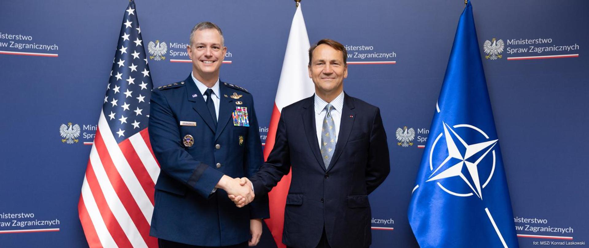 Radosław Sikorski spotkał się z Naczelnym Dowódcą Sił NATO w Europie (SACEUR) i szefem Dowództwa Europejskiego USA (EUCOM)
