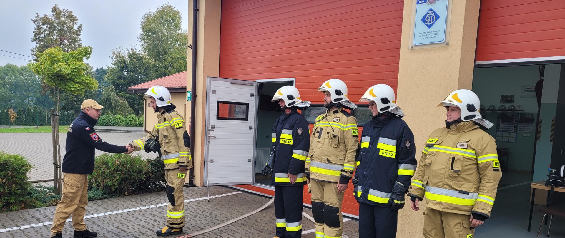 Na zdjęciu uczestnicy przeglądu technicznego