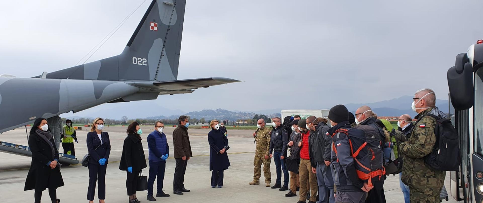 Zdjęcie: Polscy lekarze, którzy przybyli do Włoch (źródło Ambasada RP w Rzymie) 