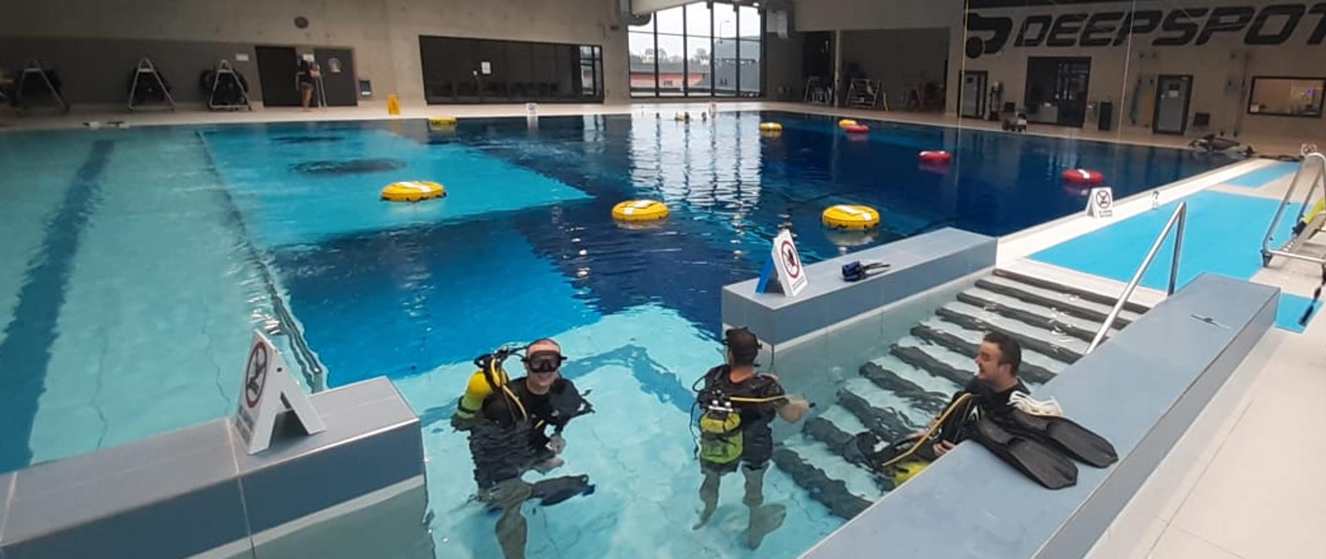 Ćwiczenia SGRWN na basenie deepspot