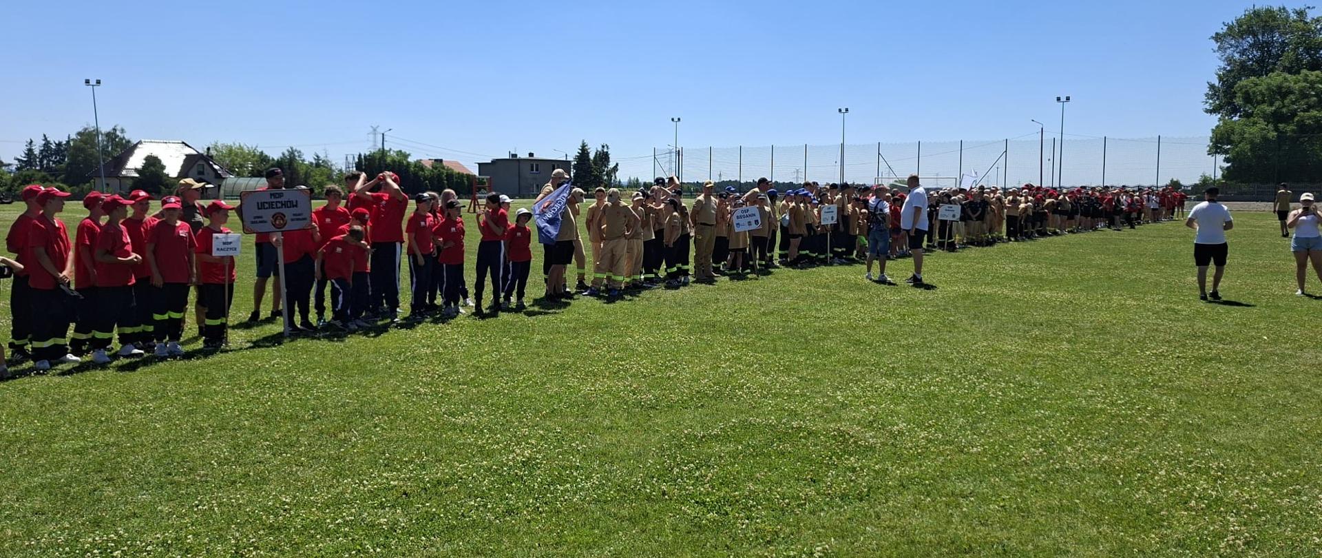 Drużyny MDP podczas rozpoczęcia zawodów