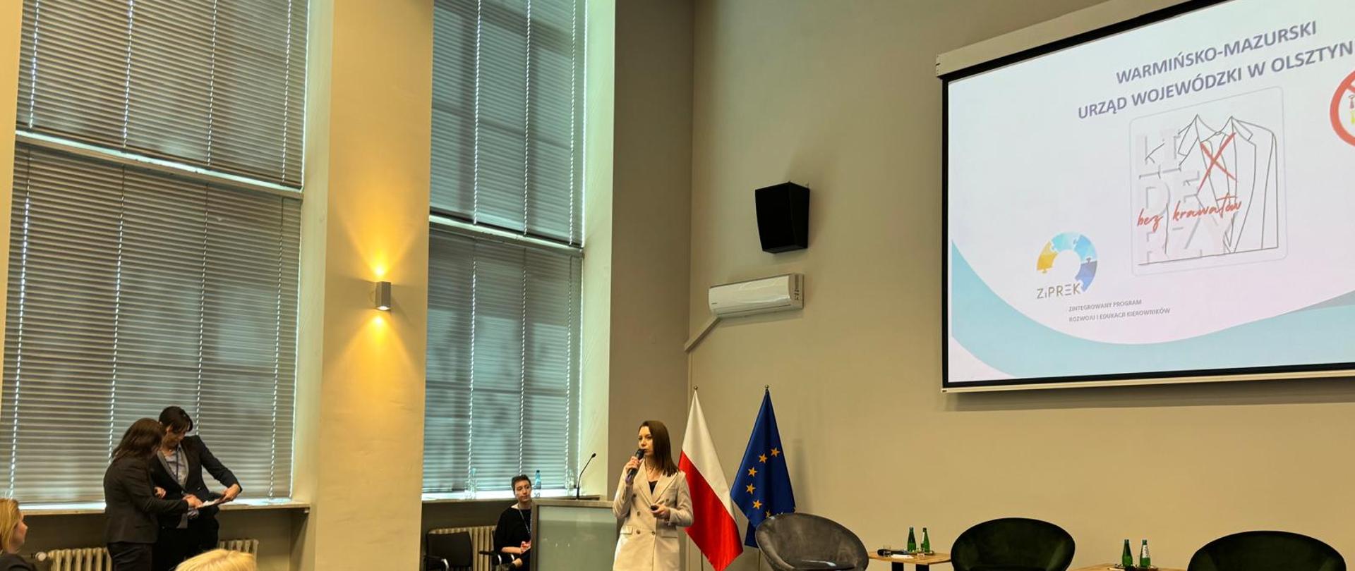 Dyrektor Generalna Warmińsko-Mazurskiego Urzędu Wojewódzkiego w Olsztynie Monika Choroszewska-Pleńkowska na Forum Rozwoju Urzędników w Krajowej Szkole Administracji Publicznej