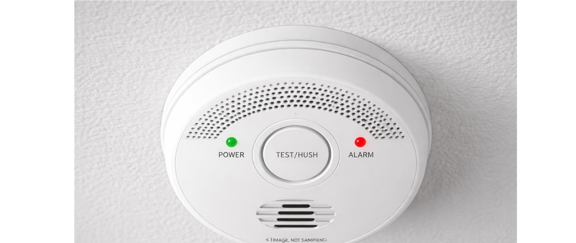 Zdjęcie przedstawia przykładową czujkę dymu.