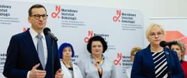 Premier Mateusz Morawiecki podczas wizyty w Narodowym Centrum Onkologii im. Marii Skłodowskiej-Curie w Gliwicach.