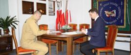 Podlaski Komendant Wojewódzki PSP i Prezes Zarządu Wojewódzkiego Funduszu Ochrony Środowiska i Gospodarki Wodnej w Białymstoku podpisują umowę na realizację zadania „Zakup specjalistycznego sprzętu jednostkom Państwowej Straży Pożarnej województwa podlaskiego”