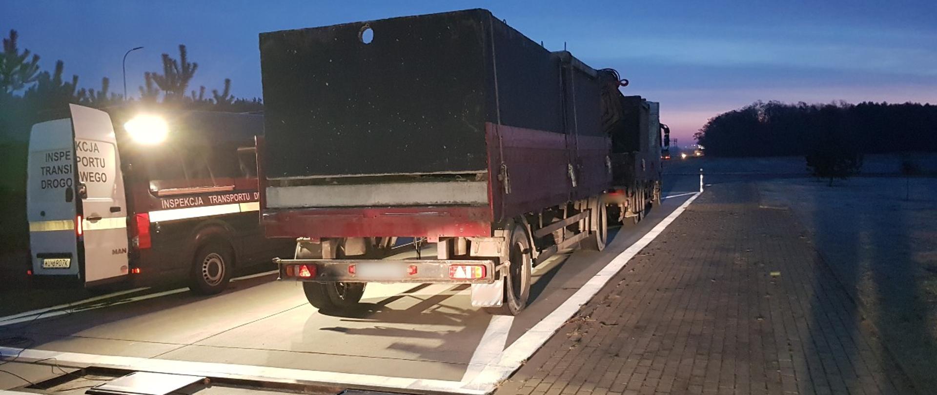 Zespół pojadów w punkcie kontrolnym łódzkiej ITD
